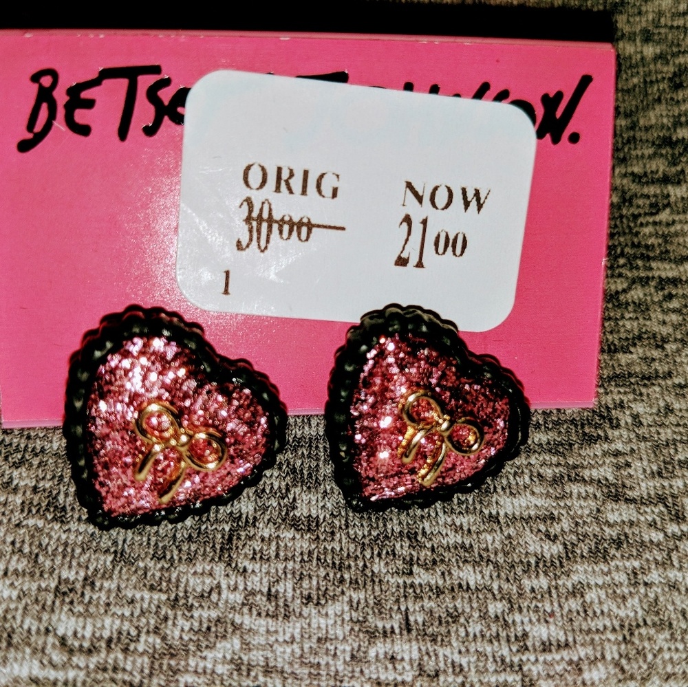 Betsey Johnson heart earrings